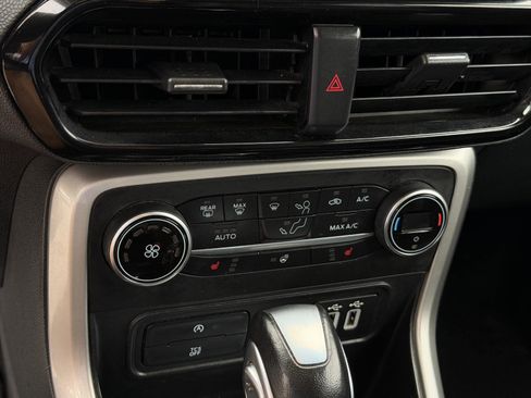 Used 2021 Ford EcoSport Titanium FWD image 15