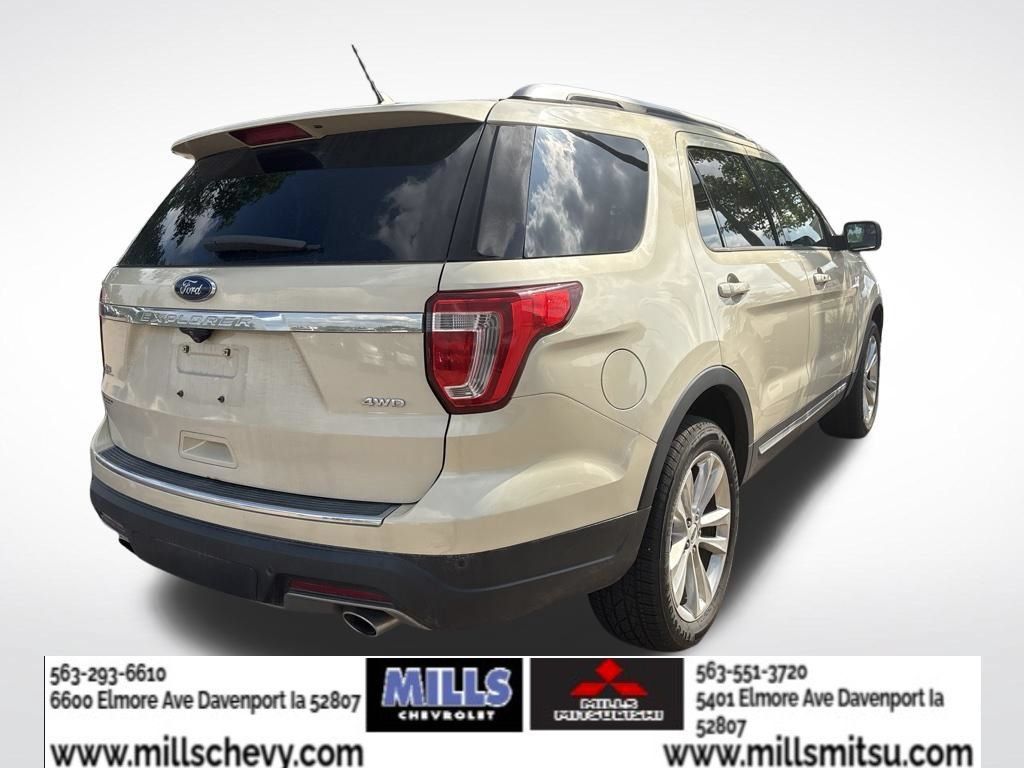 Used 2018 Ford Explorer XLT w/ Equipment Group 202A AWD/4WD image 4