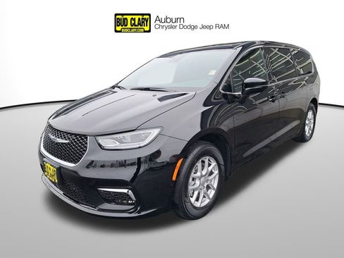 New 2026 Chrysler Pacifica Select image 1