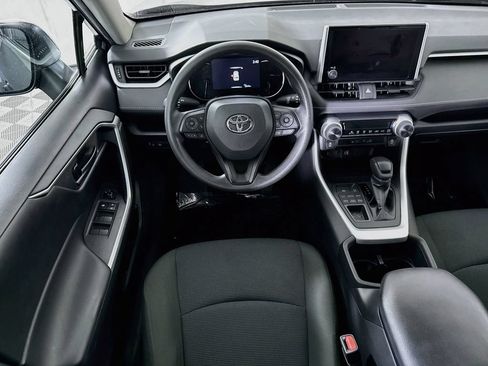 Certified 2023 Toyota RAV4 LE AWD/4WD image 4