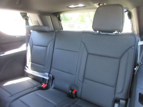 New 2026 GMC Yukon Denali w/ Denali Reserve Package AWD/4WD image 13
