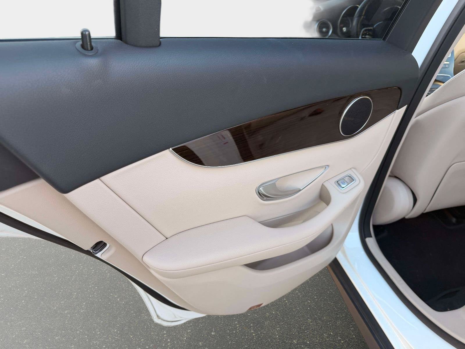 Used 2022 Mercedes-Benz GLC 300 image 20