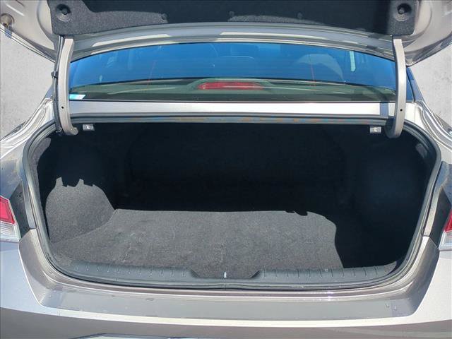 Used 2022 Hyundai Elantra SEL FWD image 6