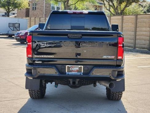 Used 2025 Chevrolet Silverado 2500 ZR2 w/ Technology Package image 15