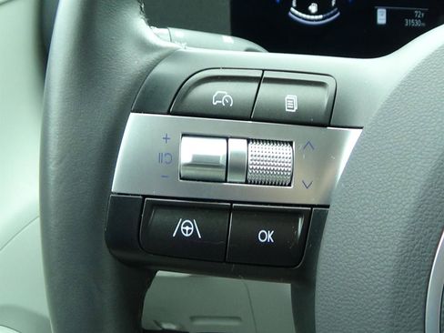 Used 2025 Hyundai Kona SEL FWD image 18