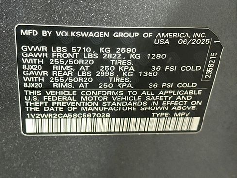 Used 2025 Volkswagen Atlas SE FWD image 12