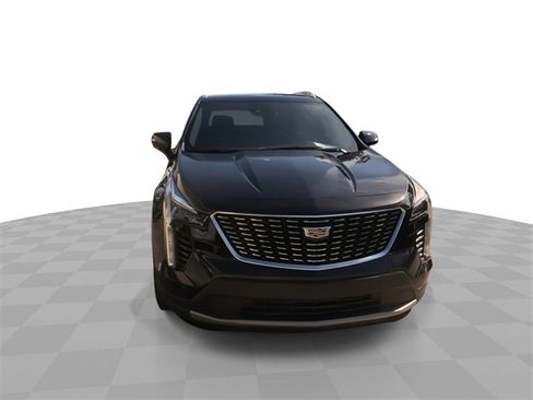 Used 2021 Cadillac XT4 Premium Luxury w/ Driver Awareness Package image 4