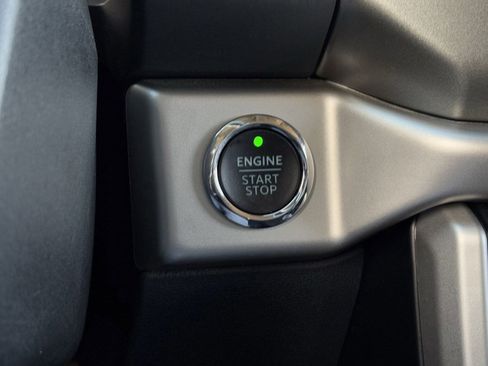 Used 2024 Ford Expedition XLT image 16