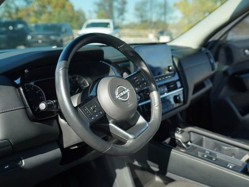 Used 2023 Nissan Pathfinder SL image 27