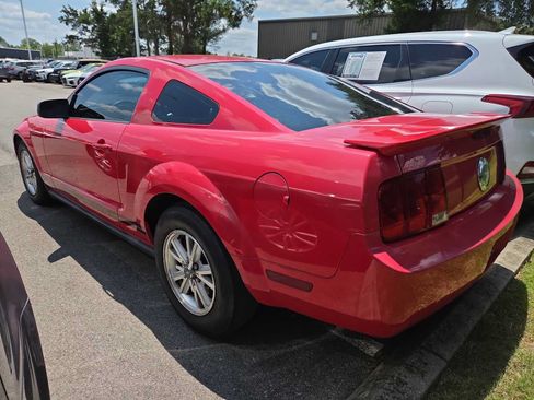 Used 2007 Ford Mustang Coupe RWD image 3