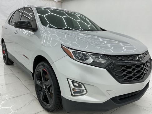 Used 2019 Chevrolet Equinox LT FWD image 3