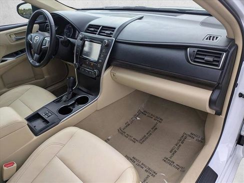 Used 2016 Toyota Camry XLE image 18