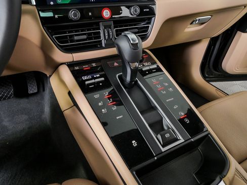 New 2026 Porsche Macan AWD/4WD image 19