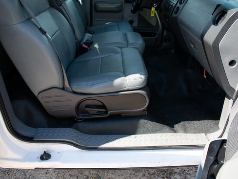 Used 2005 Ford F150 STX image 30