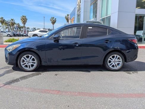 Used 2018 Toyota Yaris iA image 2