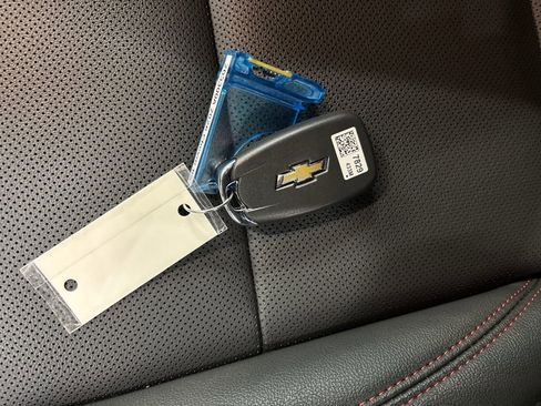 Used 2026 Chevrolet Trax RS w/ Sunroof Package image 29