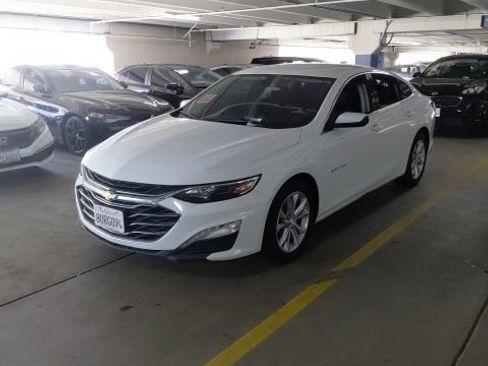 Used 2021 Chevrolet Malibu LT FWD image 2