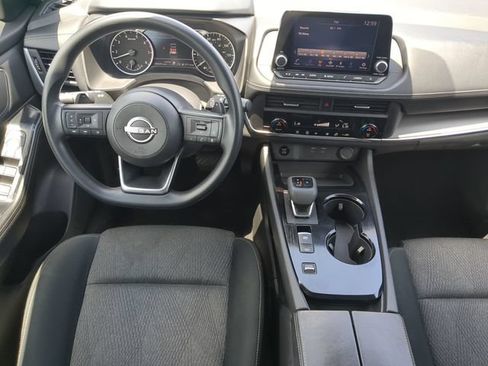 Used 2024 Nissan Rogue SV FWD image 17