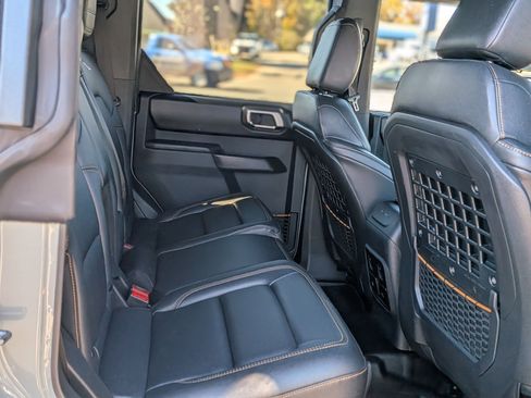 Used 2024 Ford Bronco Badlands image 34