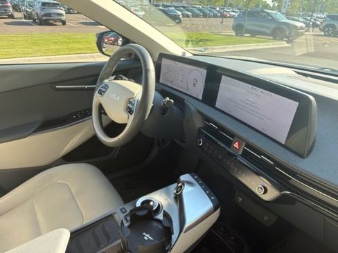 Used 2022 Kia EV6 Wind w/ Wind Technology Package AWD/4WD image 16