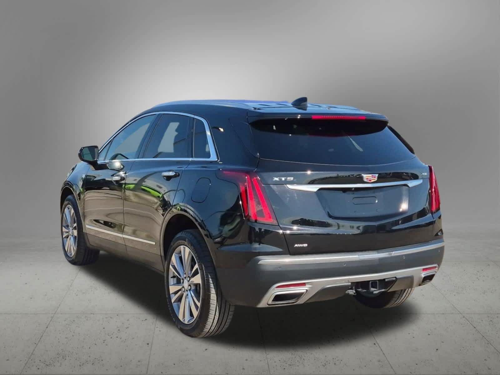 Used 2024 Cadillac XT5 Premium Luxury w/ LPO, Floor Liner Package AWD/4WD image 4