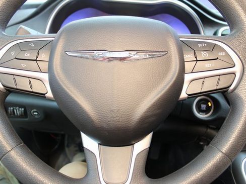 Used 2015 Chrysler 200 LX image 18