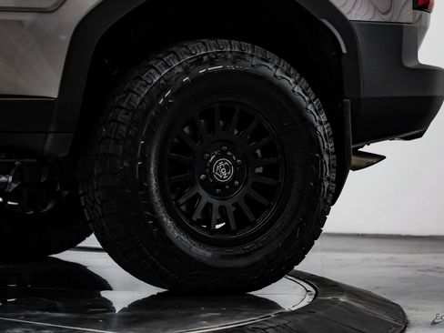 Used 2024 Toyota Land Cruiser image 86