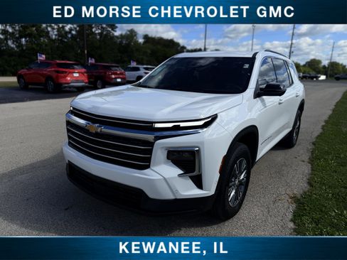 New 2025 Chevrolet Traverse LT w/ Enhanced Driving Package FWD image 1