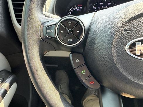 Used 2016 Kia Soul FWD image 24