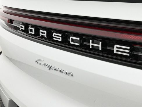 Certified 2026 Porsche Cayenne Coupe AWD/4WD image 38