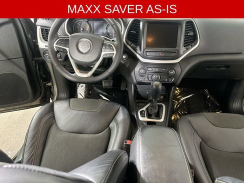 Used 2018 Jeep Cherokee Latitude Plus FWD image 17