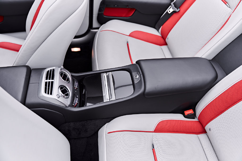 Used 2019 Rolls-Royce Dawn RWD image 61