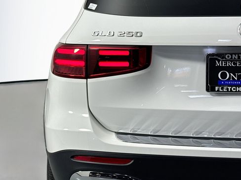 New 2026 Mercedes-Benz GLB 250 image 14