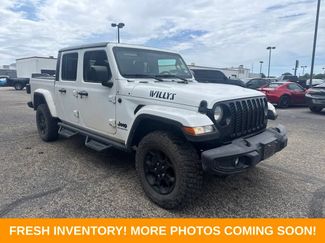 Used 2023 Jeep Gladiator Sport AWD/4WD video 1