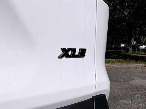 Used 2025 Toyota RAV4 XLE image 21