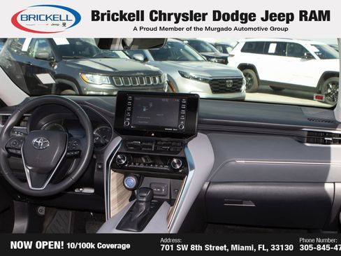 Used 2022 Toyota Venza XLE image 20