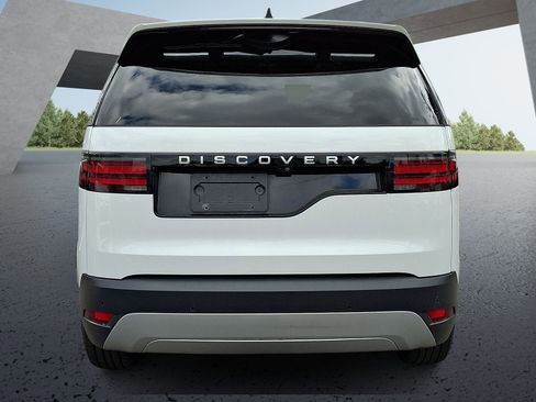 Used 2024 Land Rover Discovery S AWD/4WD image 5