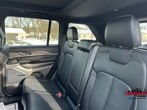 Used 2023 Jeep Grand Cherokee Overland image 22