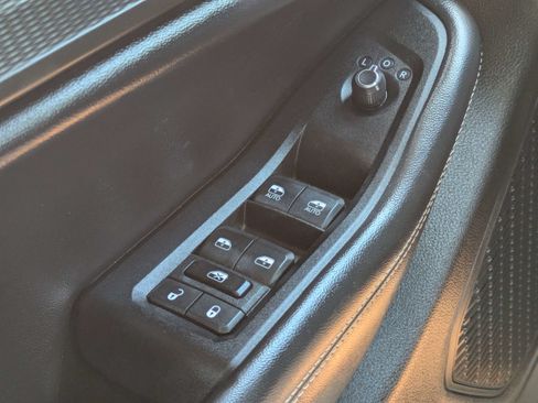 Used 2023 Jeep Grand Cherokee L Laredo AWD/4WD image 26