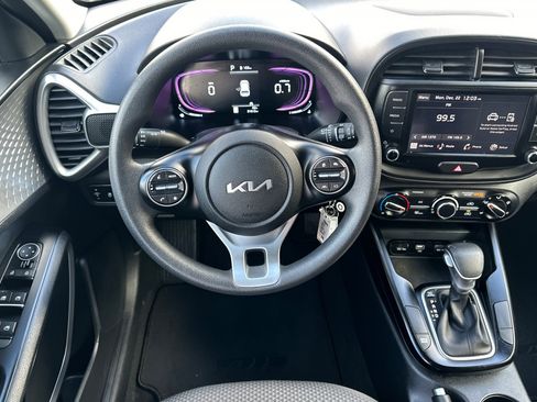 Used 2024 Kia Soul LX w/ Option Group 015 image 15