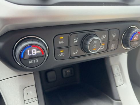 Used 2017 GMC Acadia SLT image 17