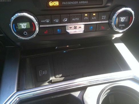 Used 2022 Ford F250 Platinum image 16