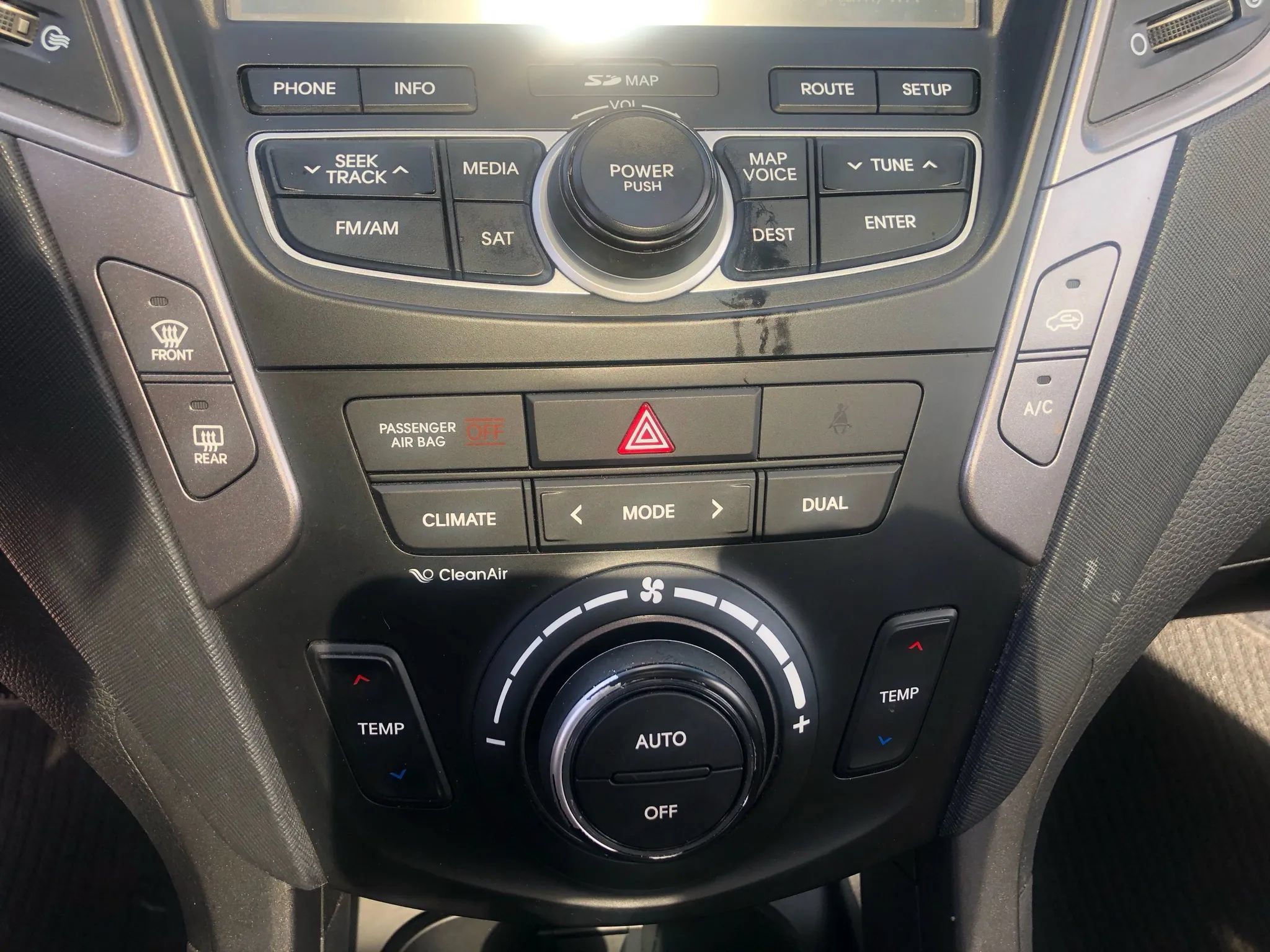 Used 2015 Hyundai Santa Fe Sport 2.0T w/ Option Group 05 FWD image 16