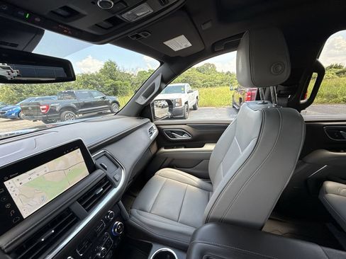 Certified 2022 GMC Yukon SLT w/ SLT Luxury Package AWD/4WD image 15