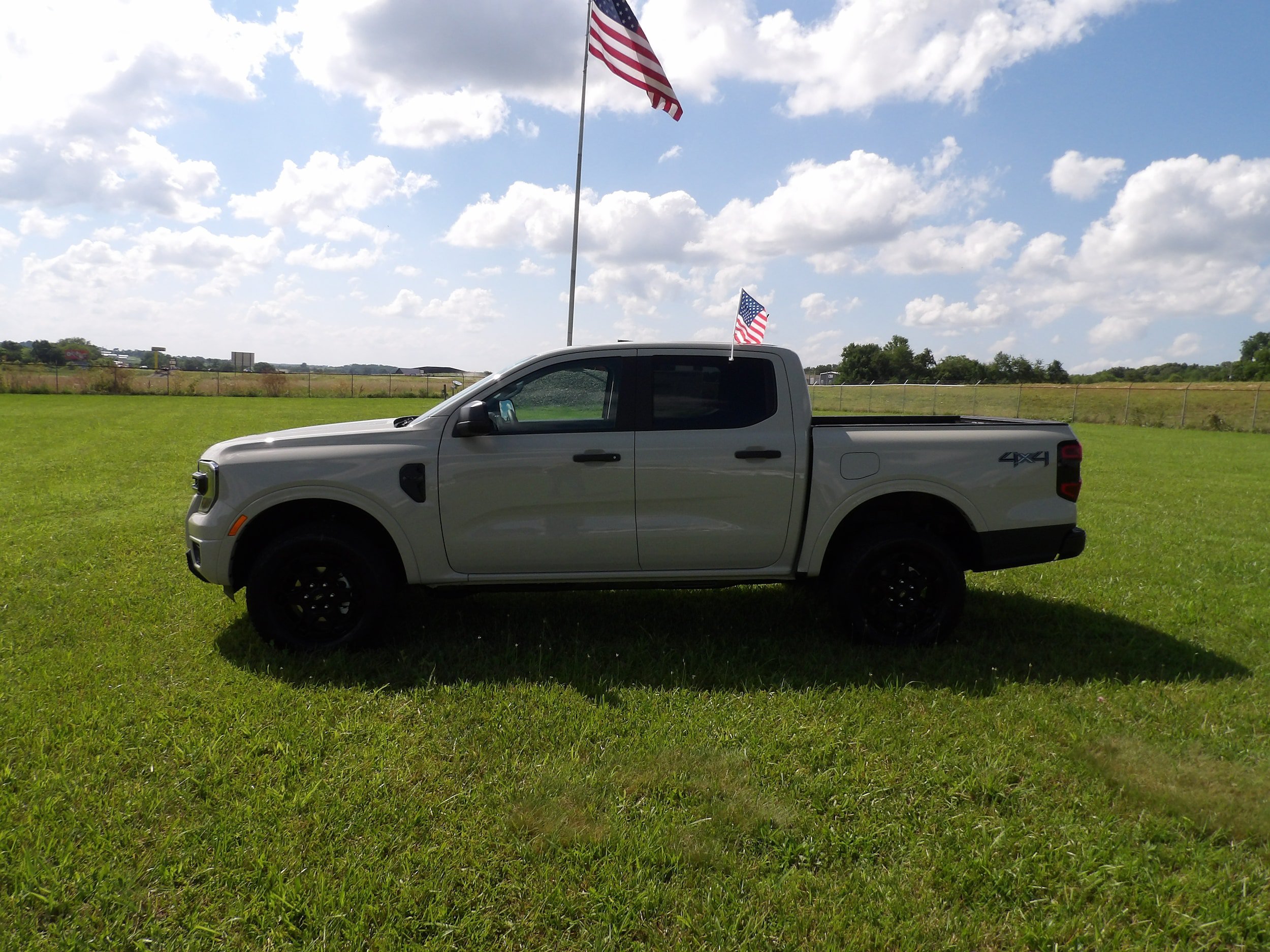 New 2026 Ford Ranger XLT w/ Black Appearance Package AWD/4WD image 2