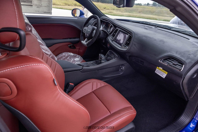 Used 2022 Dodge Challenger SRT Hellcat RWD image 50