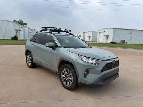 Used 2021 Toyota RAV4 XLE Premium FWD image 7