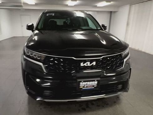 Used 2023 Kia Sorento EX AWD/4WD image 3