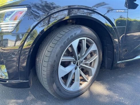 Used 2021 Audi e-tron Premium Plus w/ Premium Plus Package AWD/4WD image 25