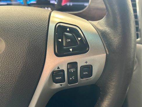 Used 2016 Ford Taurus Limited FWD image 31